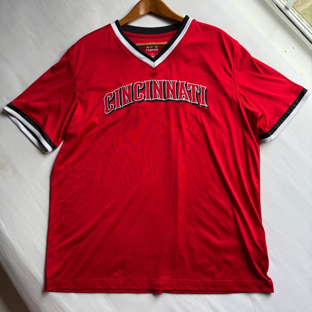 Majestic Cincinnati Red Embroidered V-Neck Jersey Top Mens Large Short Sleeve